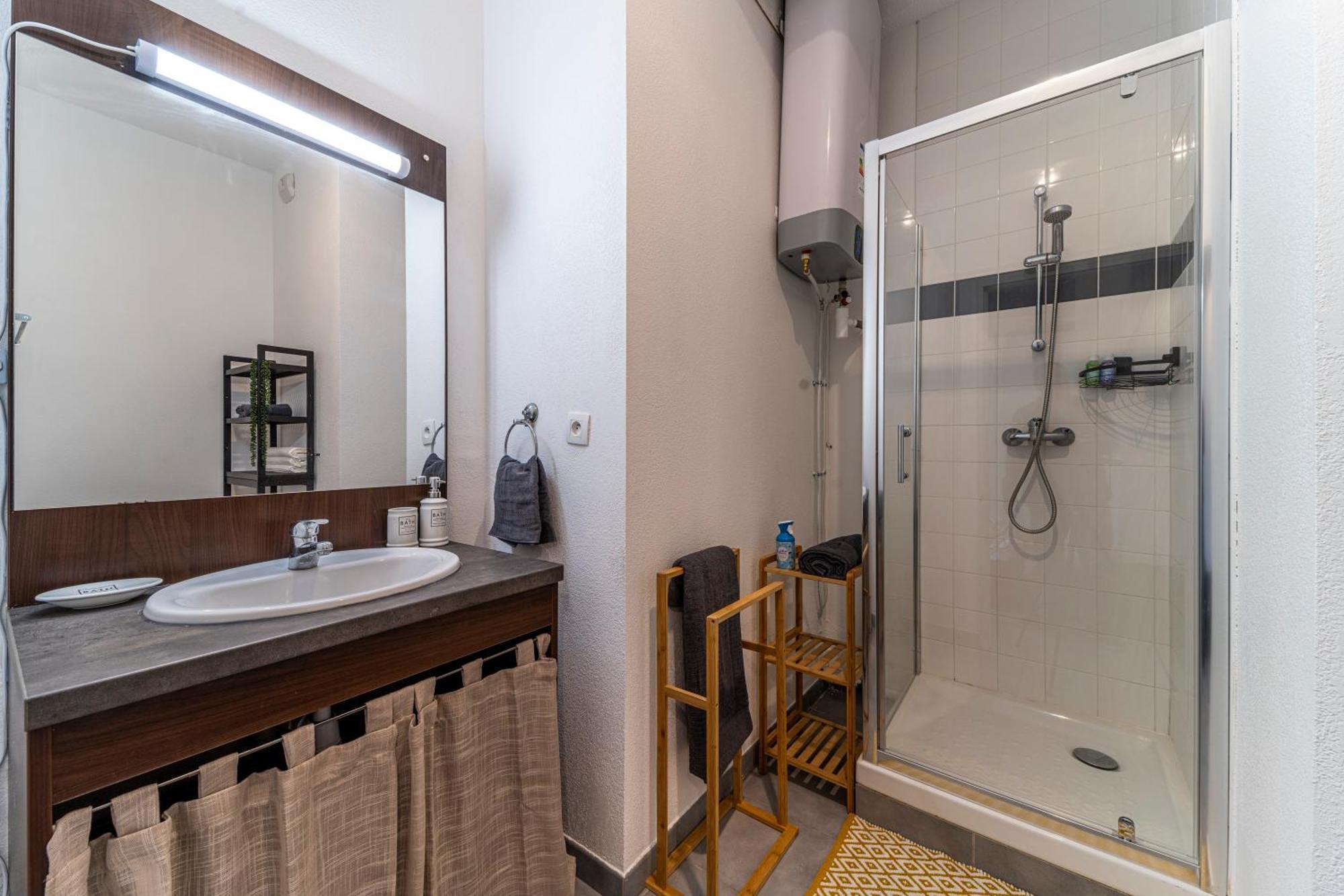 Stay Cosy Lille I Tourcoing - Appartement - Hypercentre - Parking Securise - Wifi - Netflix - Cuisine Exteriér fotografie